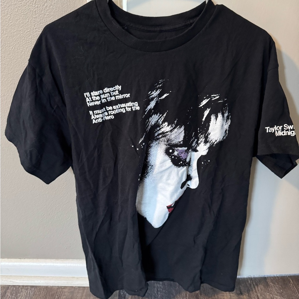 Taylor Swift Black Graphic T-Shirt